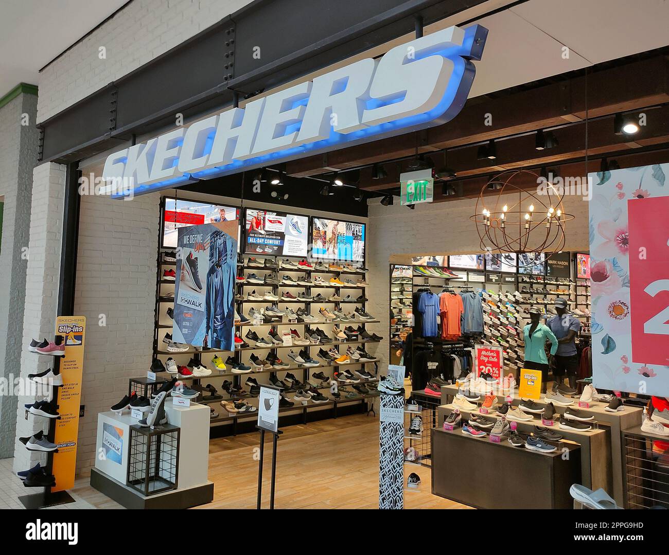 Skechers usa hi-res stock photography and images - Alamy