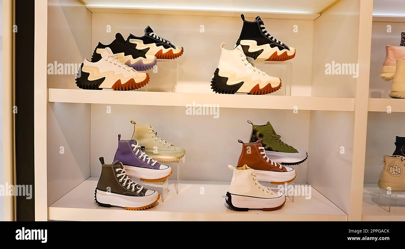 Converse store hi-res stock photography and images - Alamy