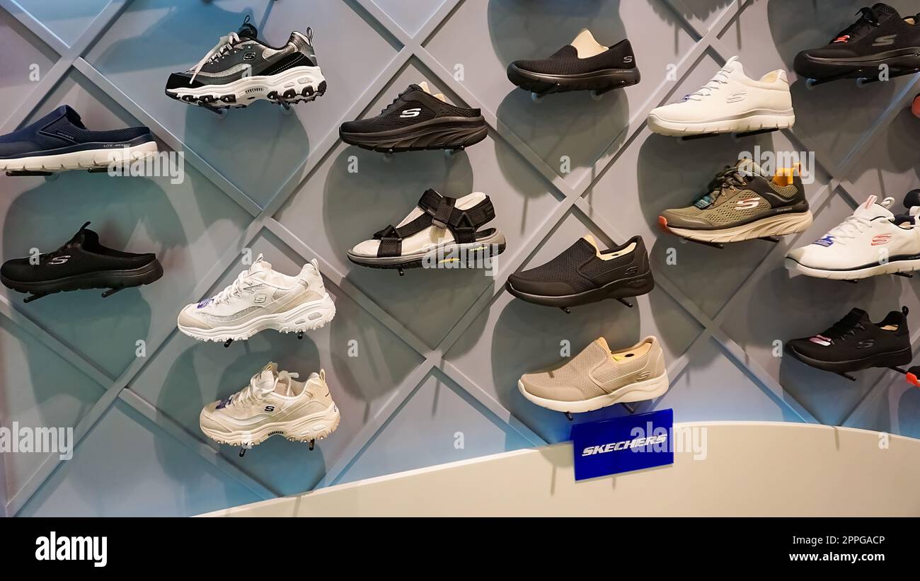 Skechers outlet hi-res stock photography and images - Alamy