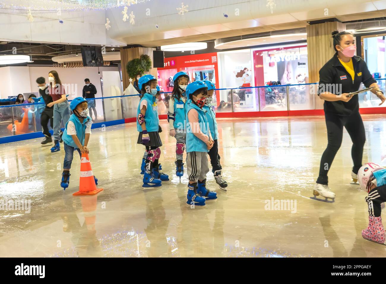 Ice skating practice Stock Photo - Alamy