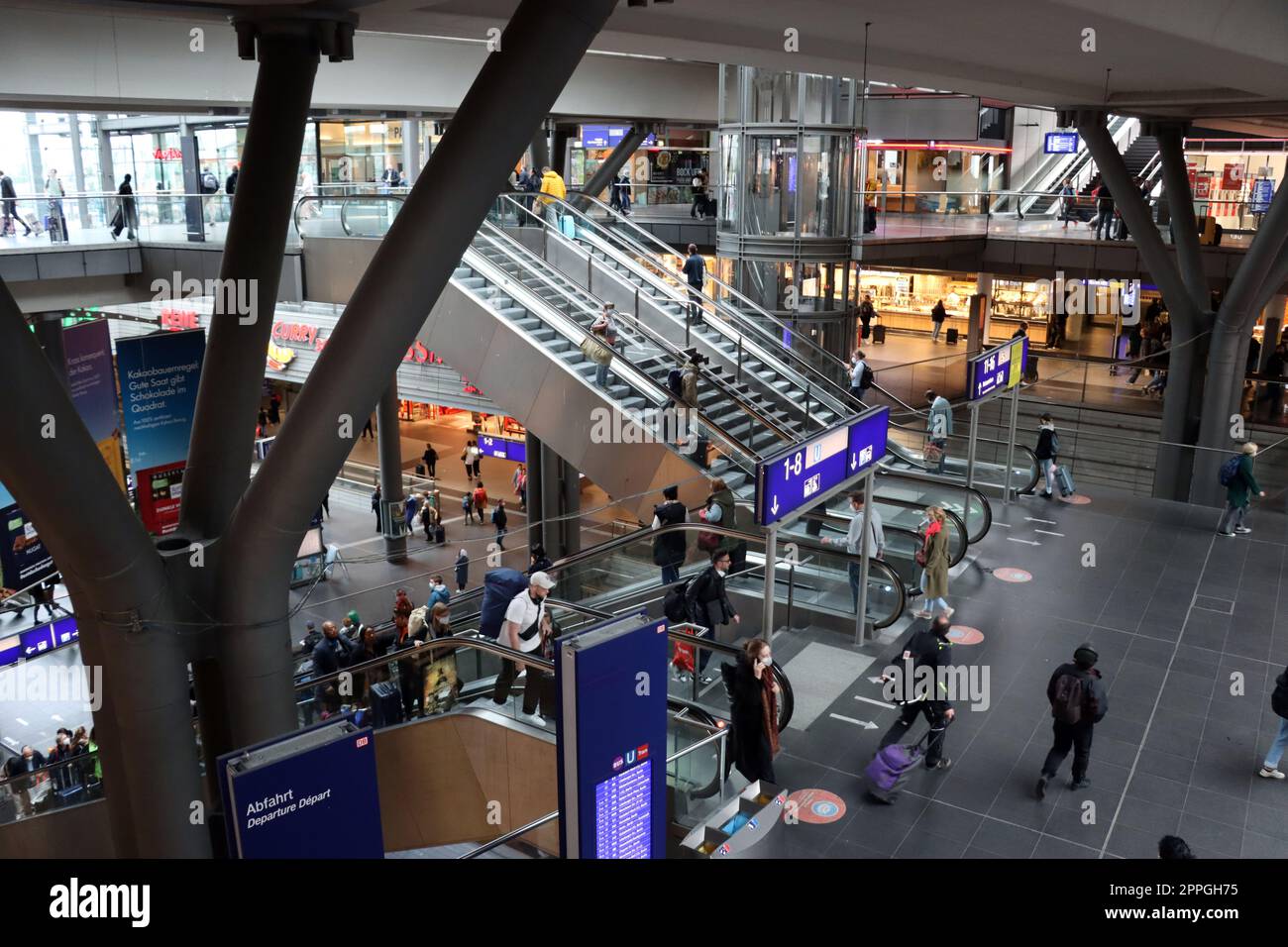 Innenansicht des berliner Hauptbahnhofs, Deutschland, Berlin Stock Photo