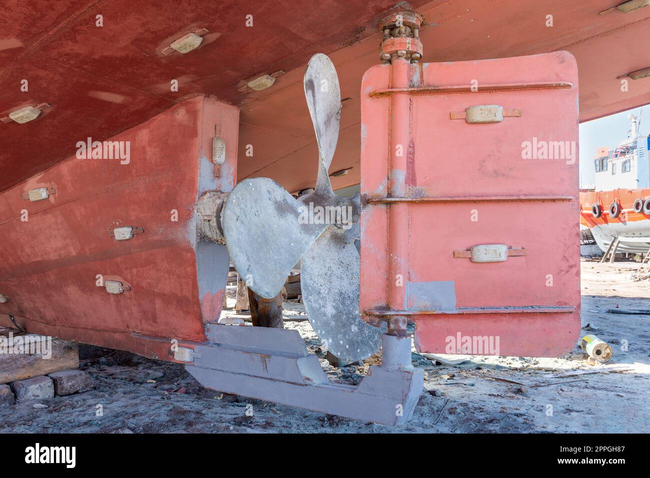Old ship propeller hires stock photography and images Alamy