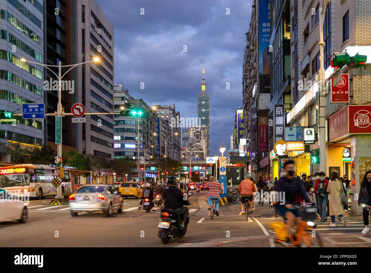 Taipei, Taiwan, 11 March 2022: daan district Taipei city street at sunset period Stock Photo