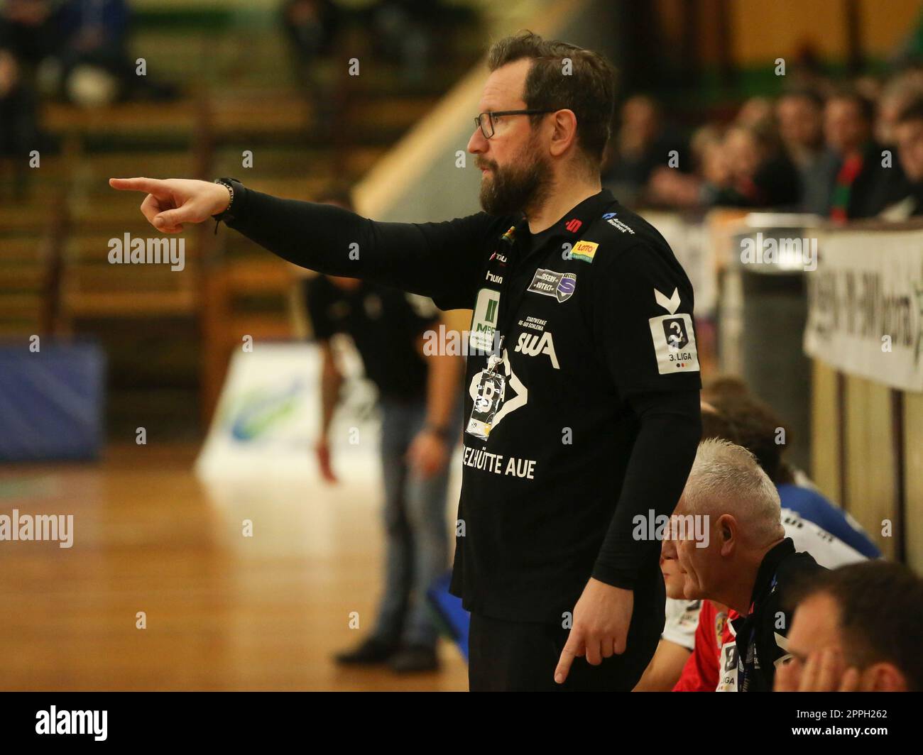 Cheftrainer Stephan Just (EHV Aue) Handball DHB 3. Liga Herren Ost Saison 2022-23 14.Spieltag SC Magdeburg II â€“ EHV Aue am 02.12.2022 in Magdeburg Stock Photo