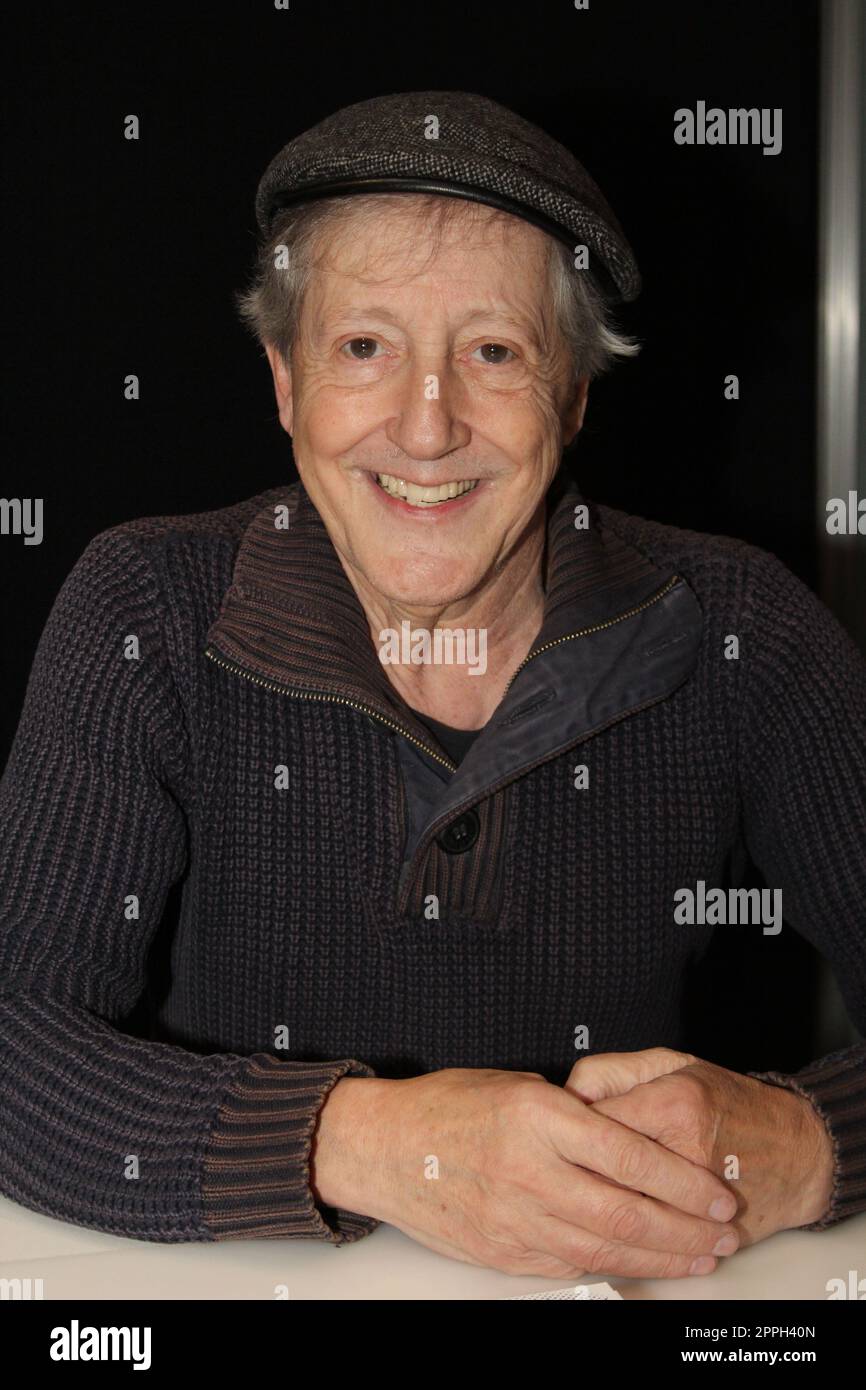 santiago-ziesmer-voice-actors-by-rbowen68-on-deviantart