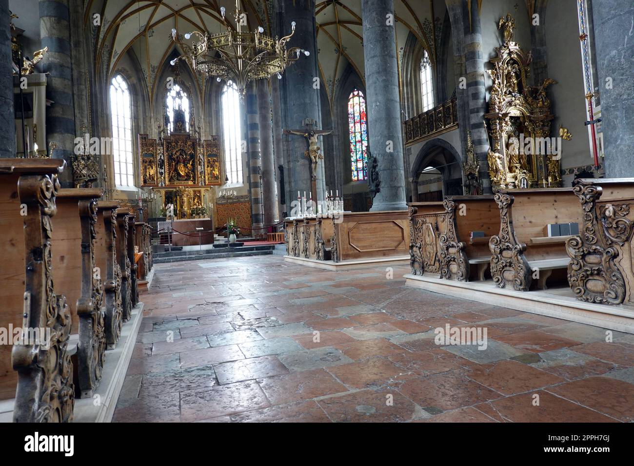 barocke katholische Pfarrkirche Maria Himmelfahrt Schwaz Stock Photo