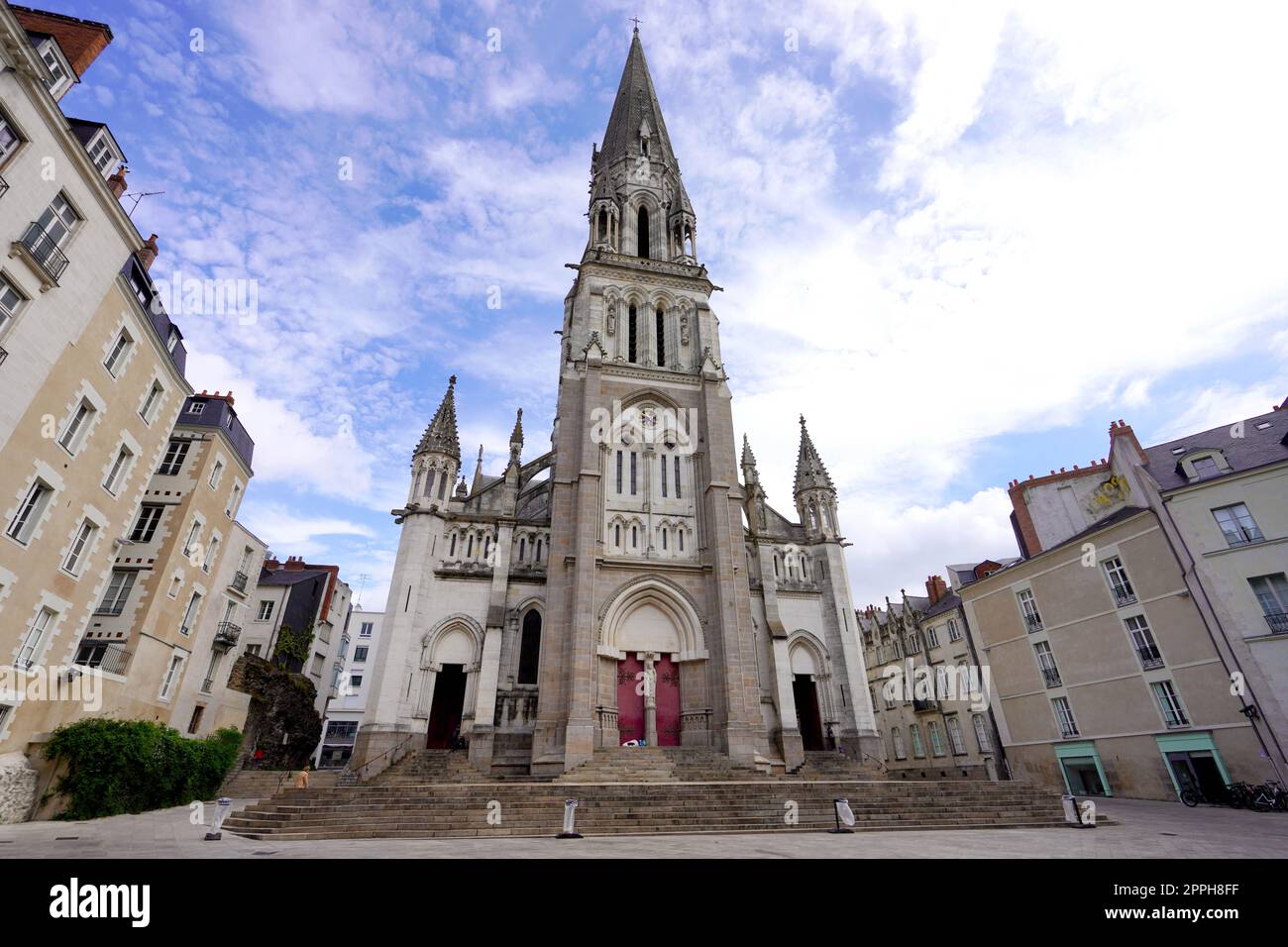 Basilica Saint Nicolas a neo-gothic church in Nantes, France Stock Photo