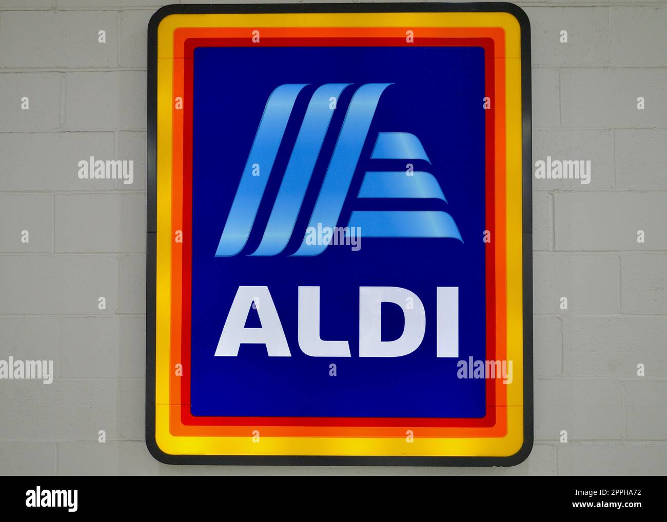 The Aldi logo at the entrance of a supermarket Stock Photo Alamy