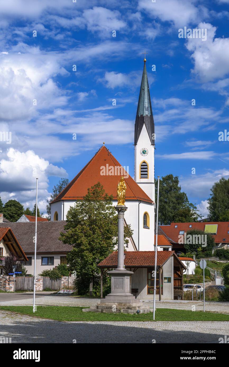 The church St. Leonhard in Aiglsbach village Stock Photo