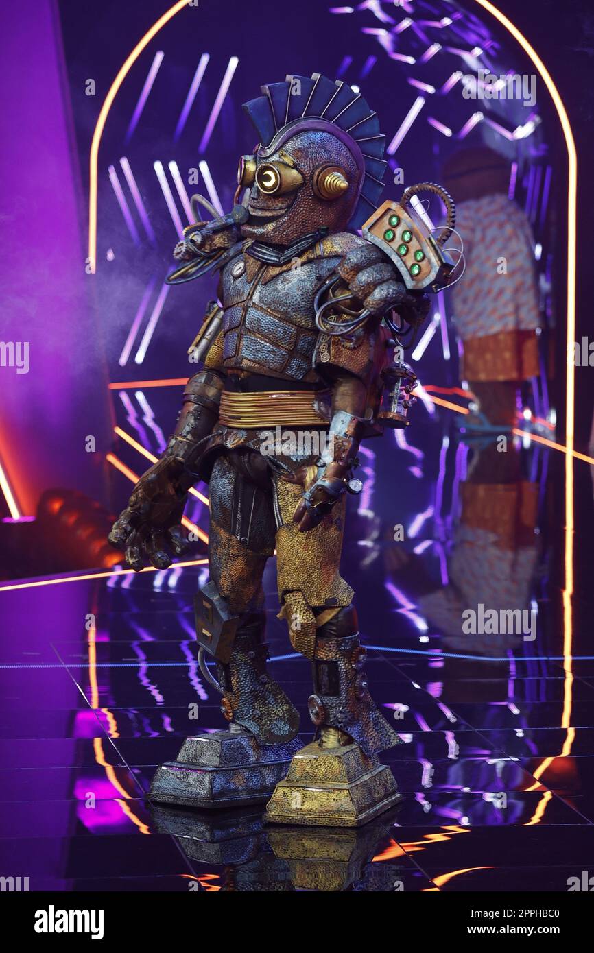 Rosty,The Sloth - Tom Beck,The Masked Singer Season 7 Episode 3,MMC