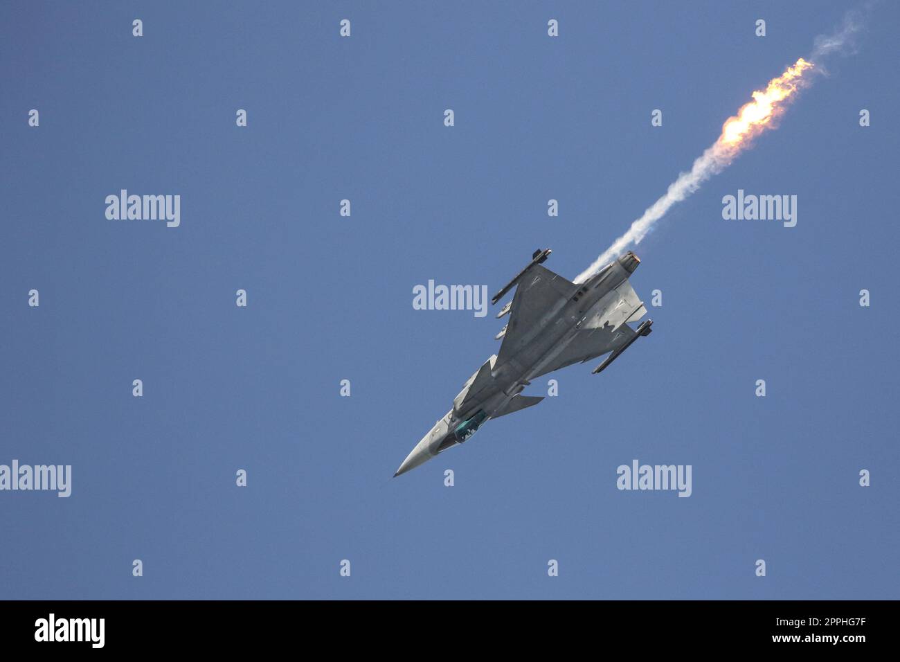 Aviationdaily hi-res stock photography and images - Alamy