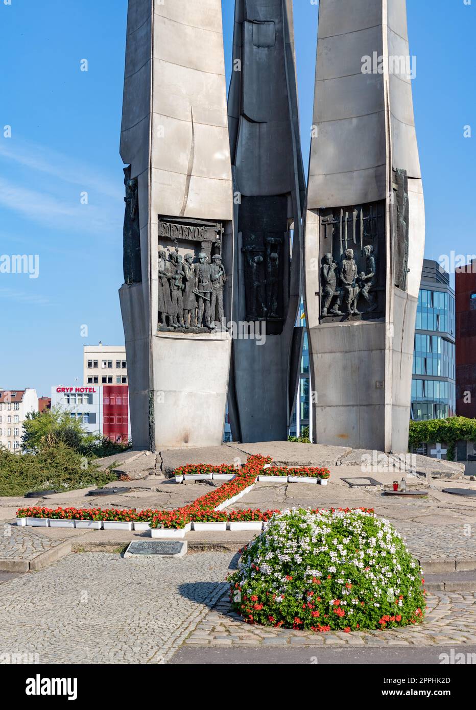 Monument to the Fallen Shipyard Workers of 1970 Stock Photo Alamy