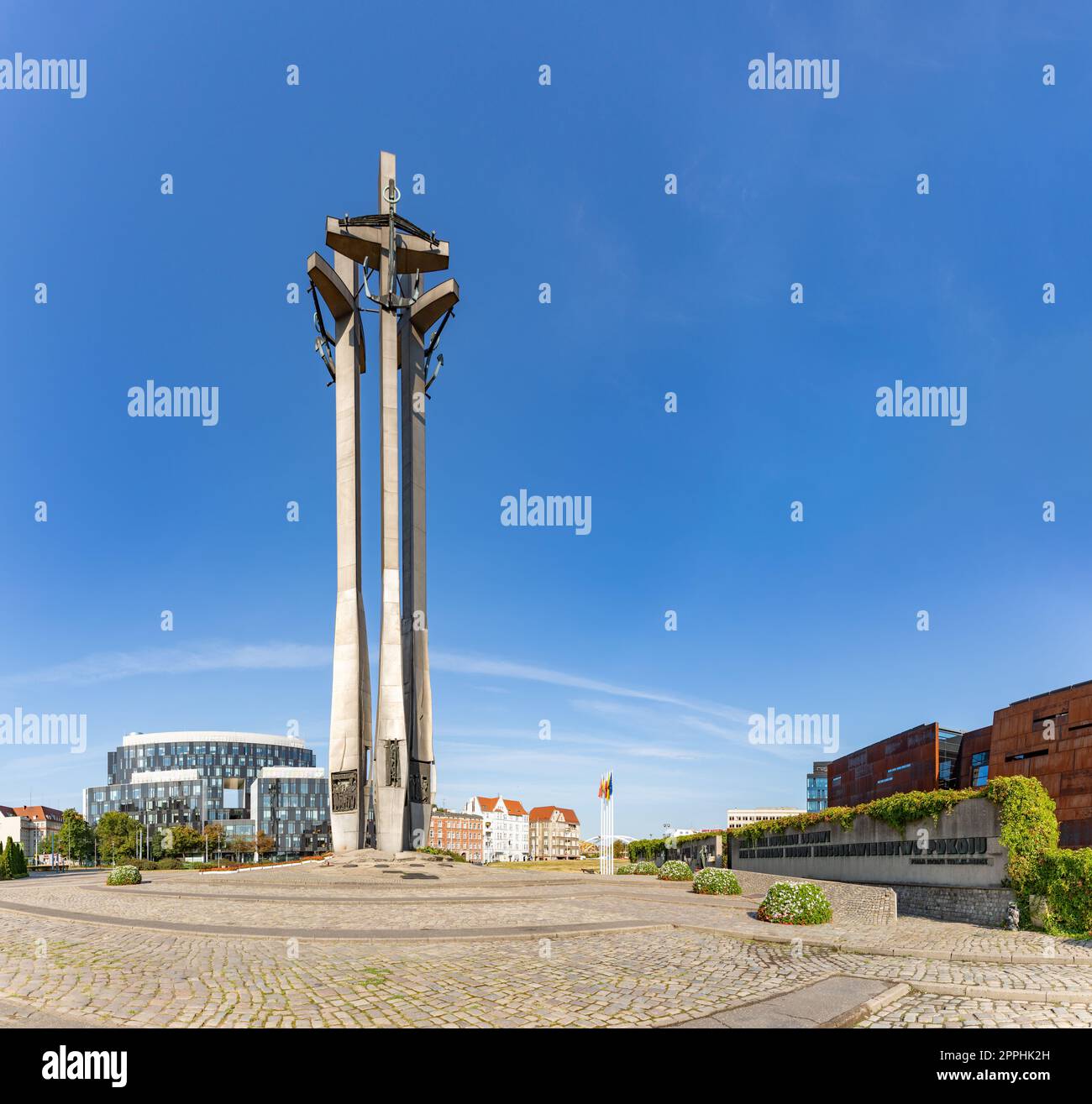 Monument to the Fallen Shipyard Workers of 1970 Stock Photo Alamy