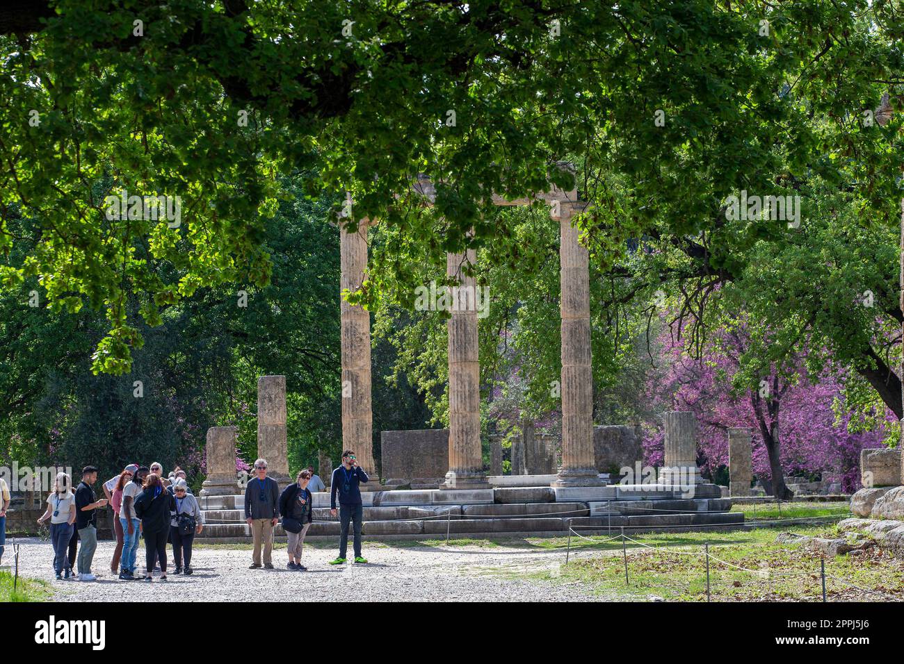 (230424) -- ATHENS, April 24, 2023 (Xinhua) -- Tourists visit the archaeological site of Olympia in Ancient Olympia on the Peloponnese peninsula in Greece, April 21, 2023. (Xinhua/Marios Lolos) Stock Photo