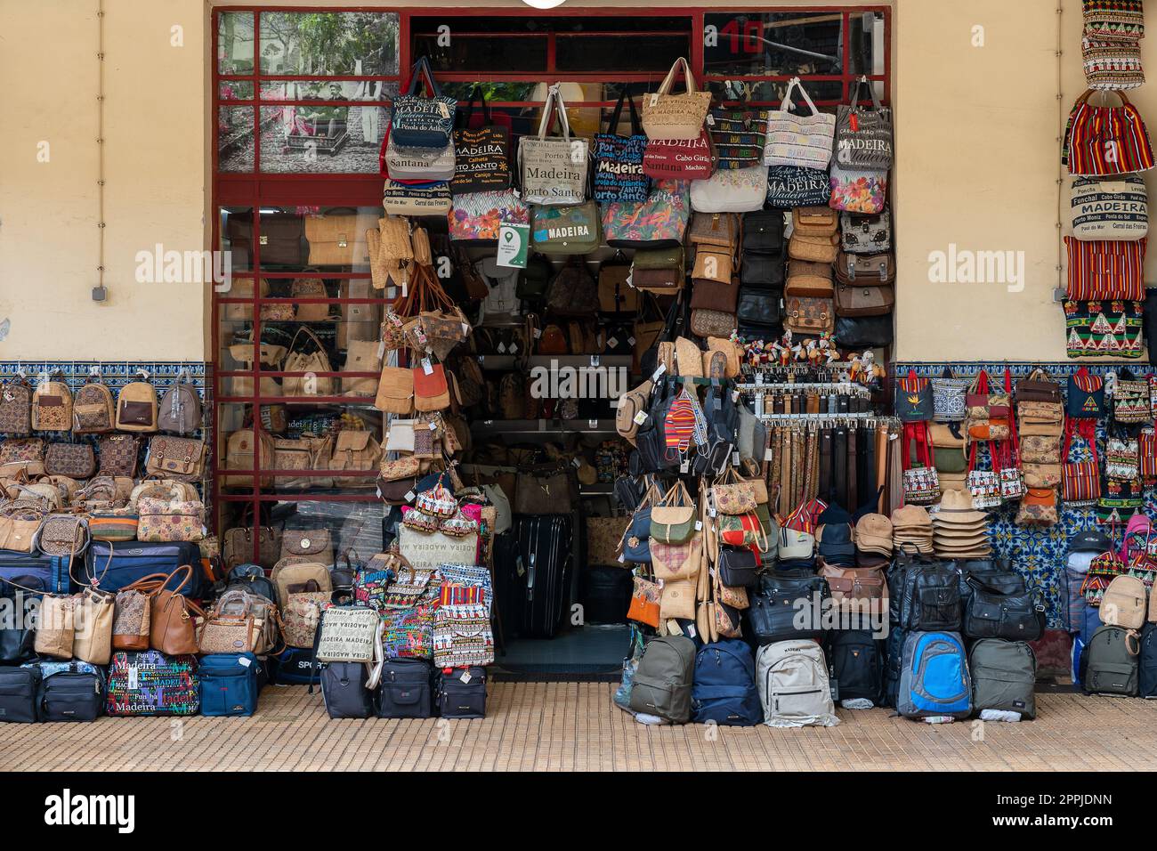 Belts and bags market hi-res stock photography and images - Alamy
