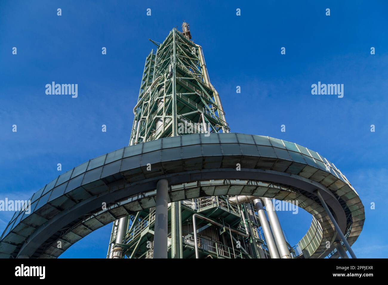 Refillery Building Examples contemporary building of oil refinery Stock Photo - Alamy