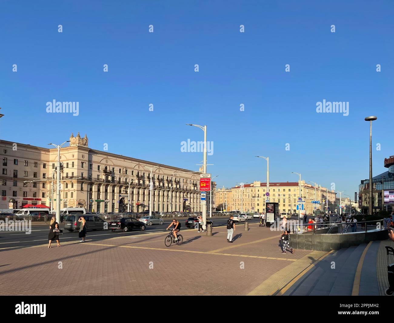 Train station in square hi-res stock photography and images - Alamy