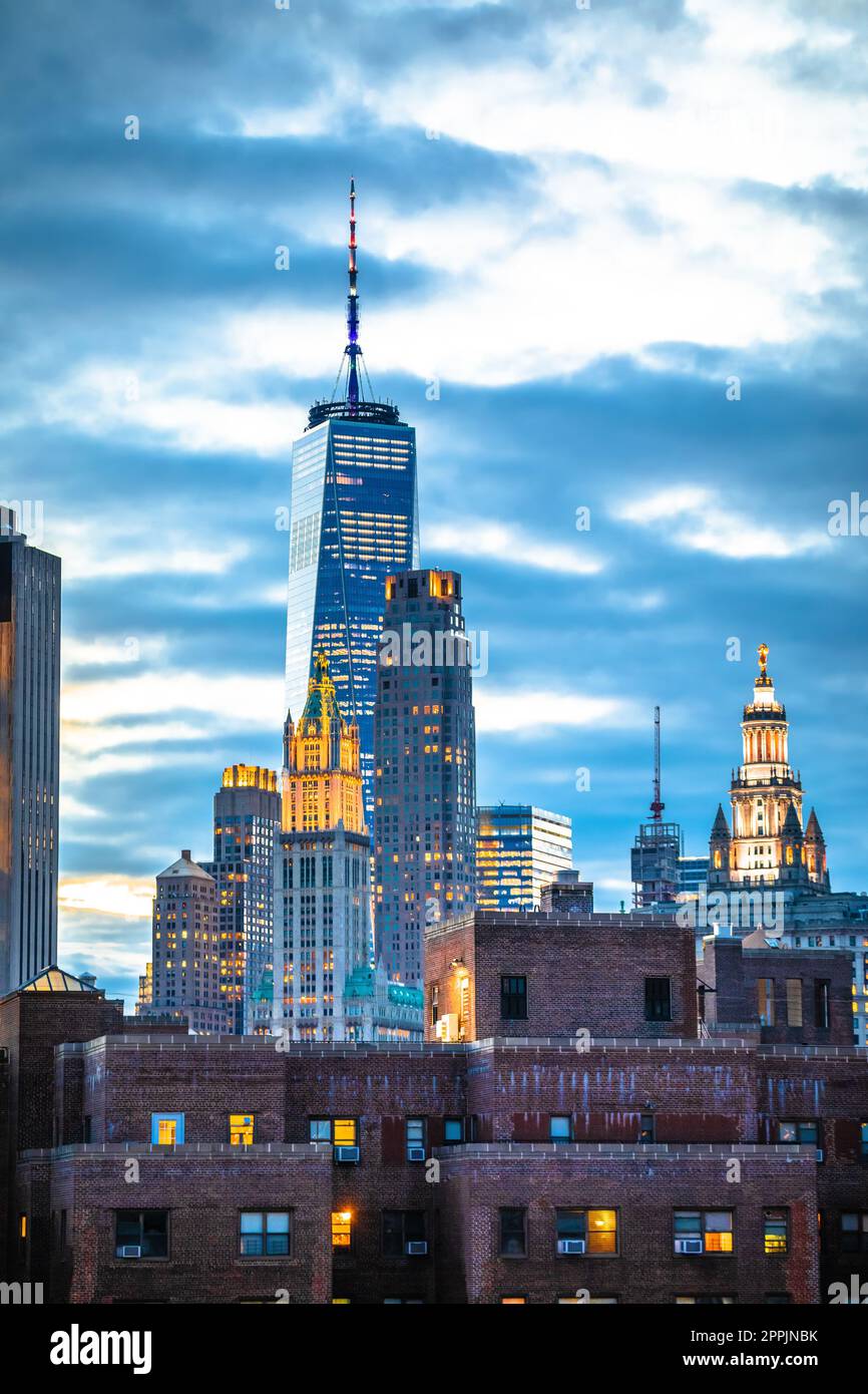 Downtown skyline architecture hi-res stock photography and images - Alamy