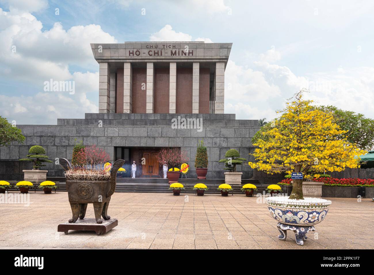 Ho Chi Minh mausoleum in Hanoi, Vitenam Stock Photo - Alamy