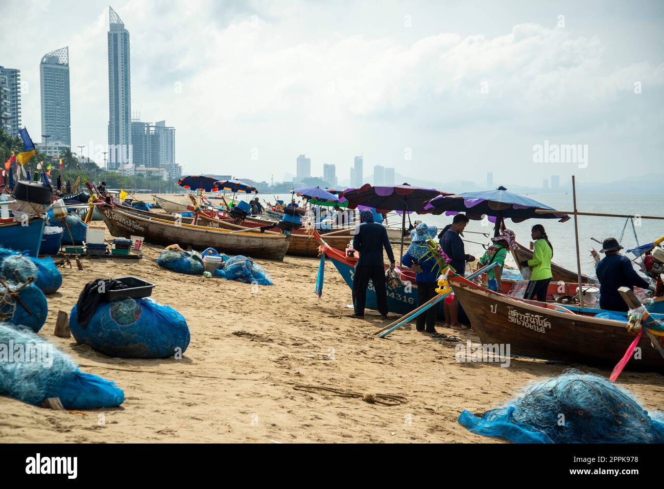 THAILAND PATTAYA JOMTIEN FISHING HARBOUR Stock Photo Alamy