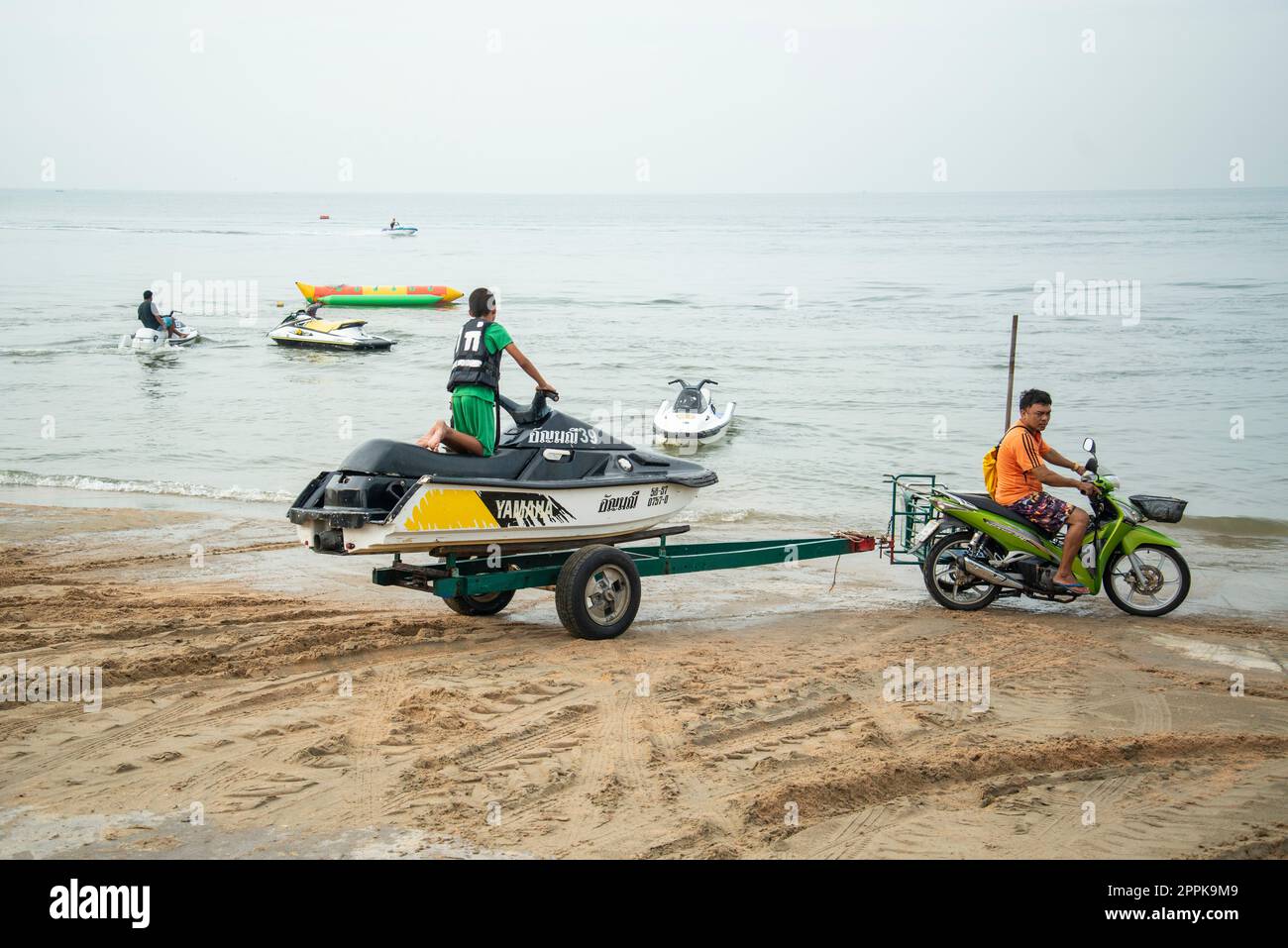 THAILAND PATTAYA JOMTIEN BEACH JET SKI Stock Photo - Alamy