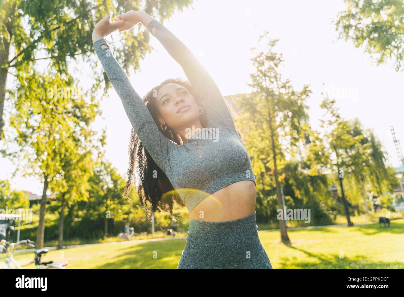Stretching exercises outdoor hi-res stock photography and images - Alamy
