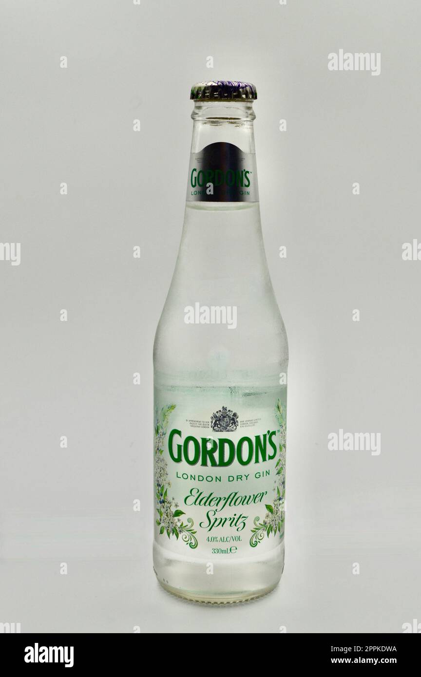 A bottle of Gordons gin and elderflower spritz on a white background
