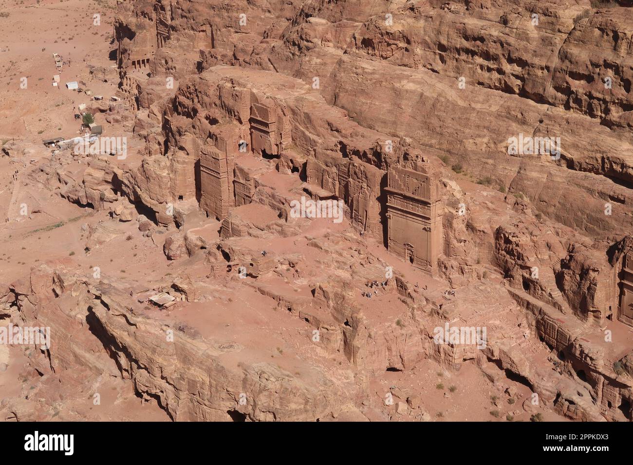 Petra tombs from above hi-res stock photography and images - Alamy