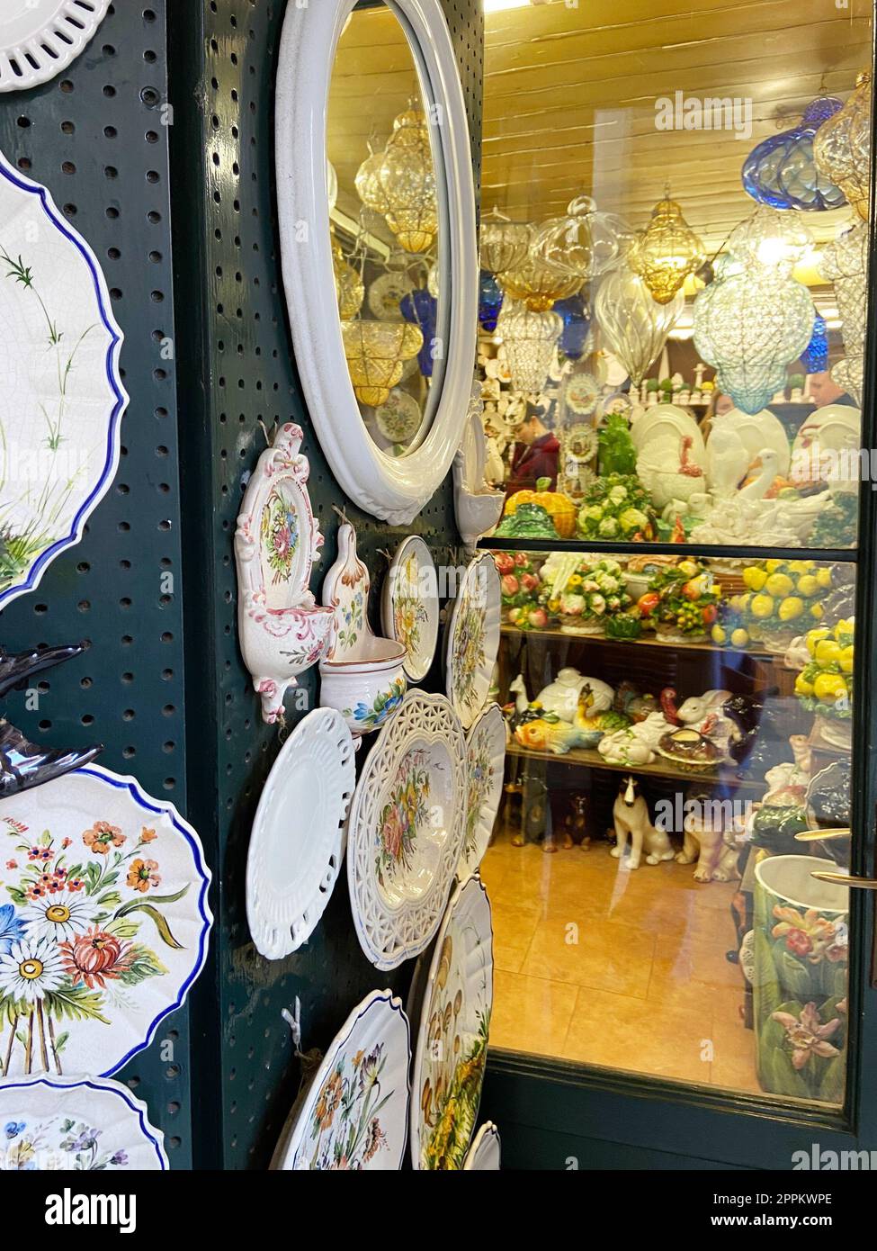 Painted plates hires stock photography and images Alamy