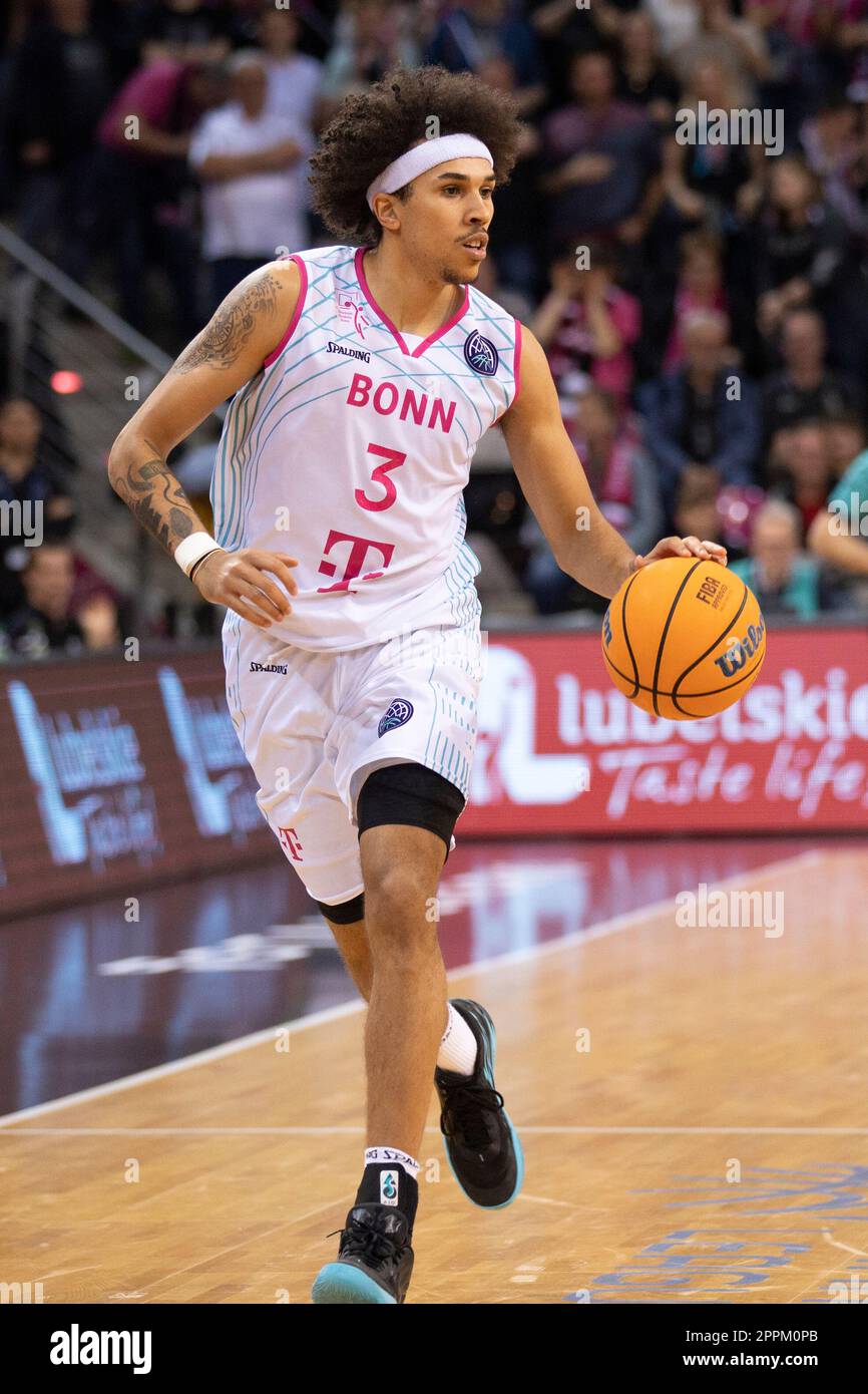 Tyson WARD (BON, mi.) on the ball, single action. Final score 83:77, Basketball  Champions League / Telekom Baskets Bonn-SIG Strasbourg / BONN vs SIG /  Playoffs Quarter-Finals - Quarterfinals / 3rd game /