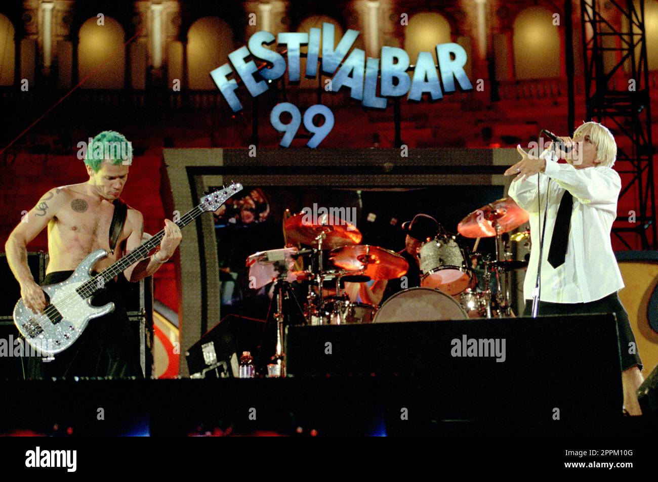 Verona Italy 1999-04-09: The Red Hot Chili Peppers band at the Festivalbar at the Arena Stock Photo