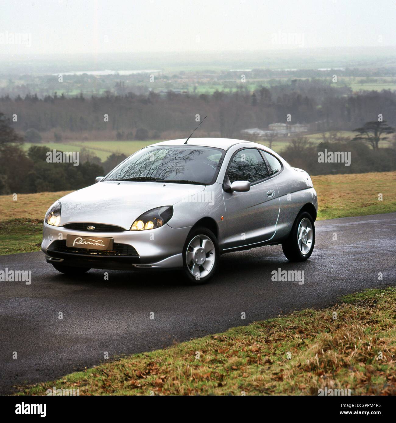 1997 Ford Puma Coupe Stock Photo - Alamy