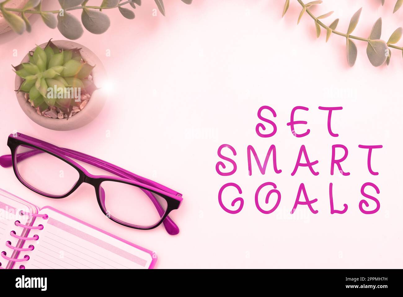 Handwriting text Set Smart Goals. Business concept Establish achievable objectives Make good business plans Stock Photo