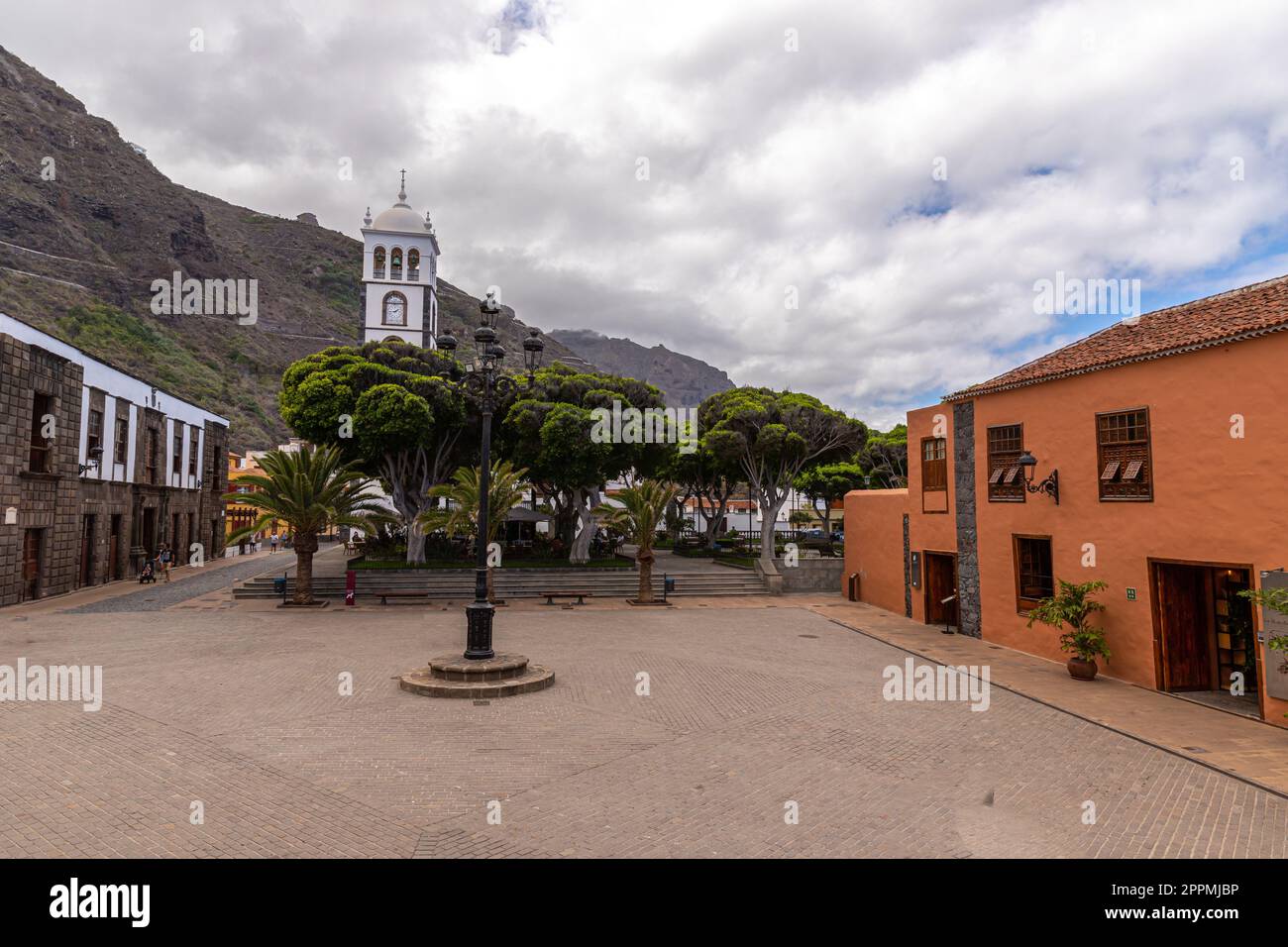 View across Plaza de la Libertad to Iglesia de Santa Ana Stock Photo