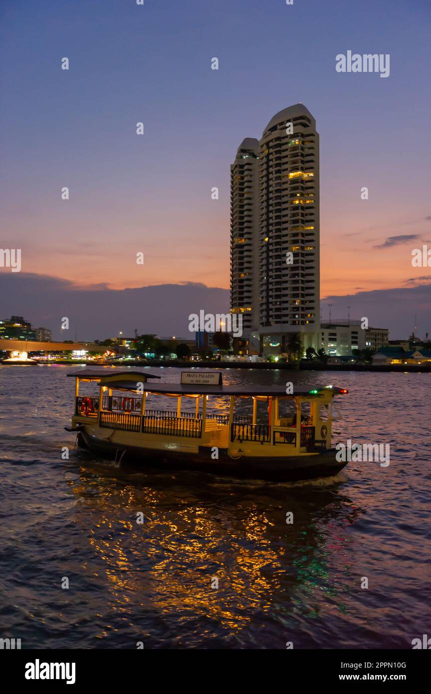 Sunset over the Chao Phraya River, Bangkok, Thailand Stock Photo - Alamy