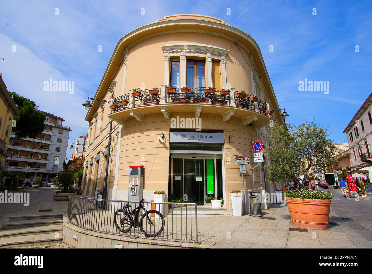 Bank of italy building hi-res stock photography and images - Page 4 - Alamy