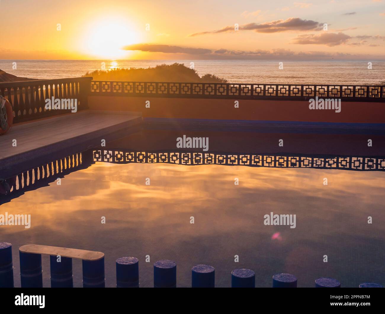 Luxurious pool on roof house hi-res stock photography and images - Alamy