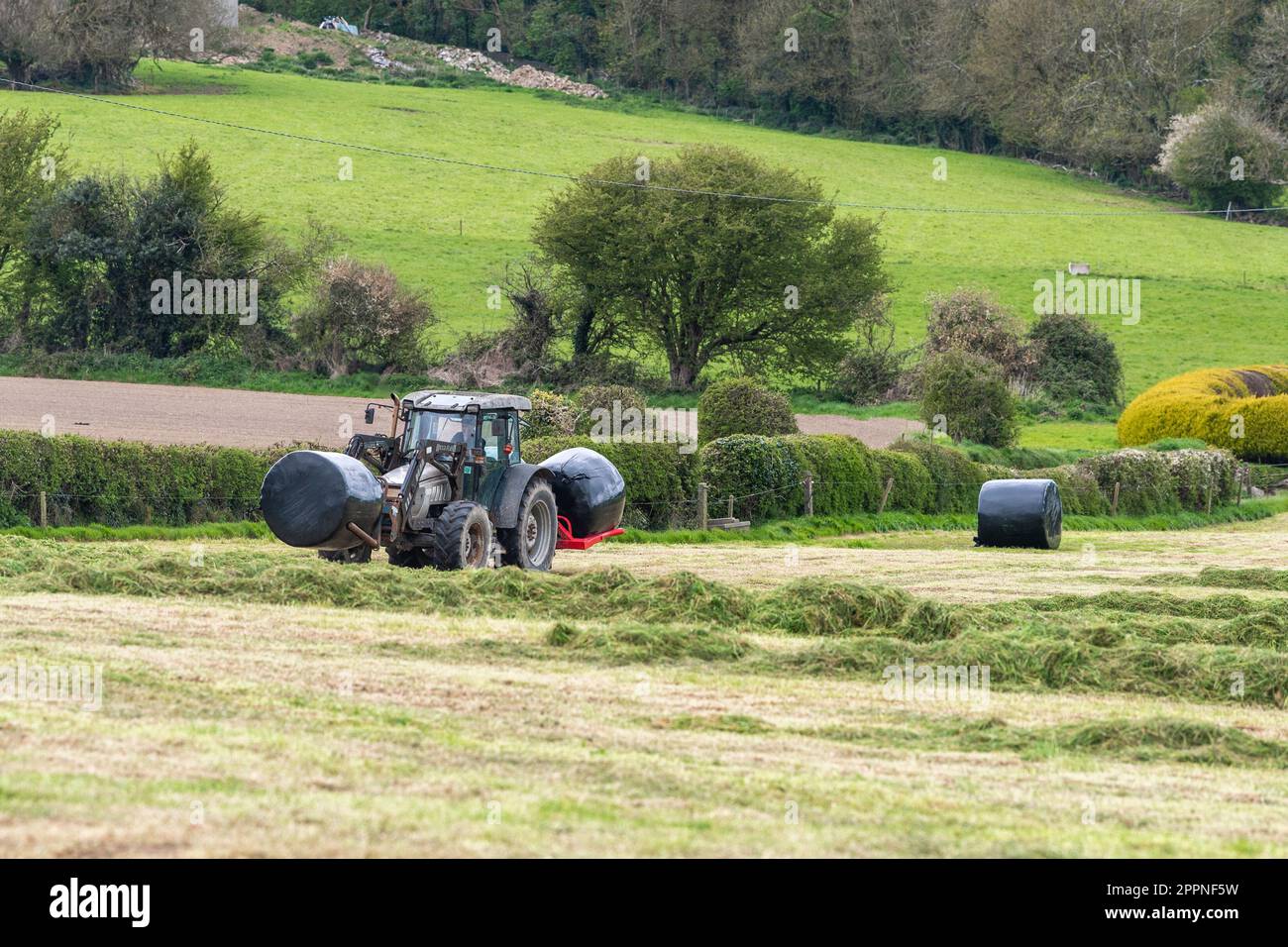 John deere 6150r tractor hires stock photography and images Alamy