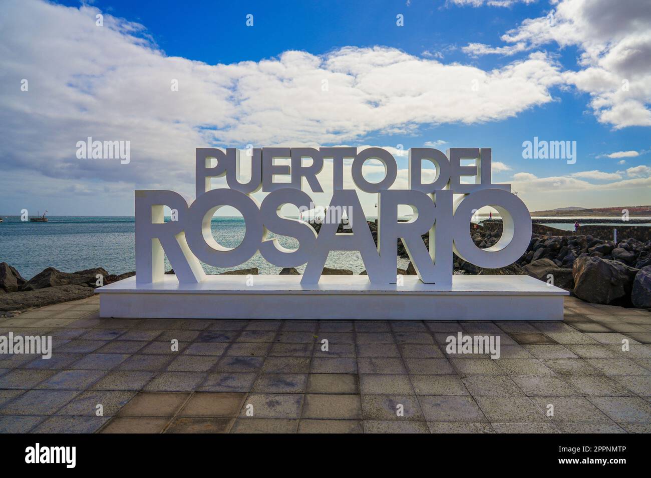 Welcome sign made of 3D letters spelling the name of Puerto del Rosario,  the capital of Fuerteventura island in the Canary Islands, Spain Stock  Photo - Alamy