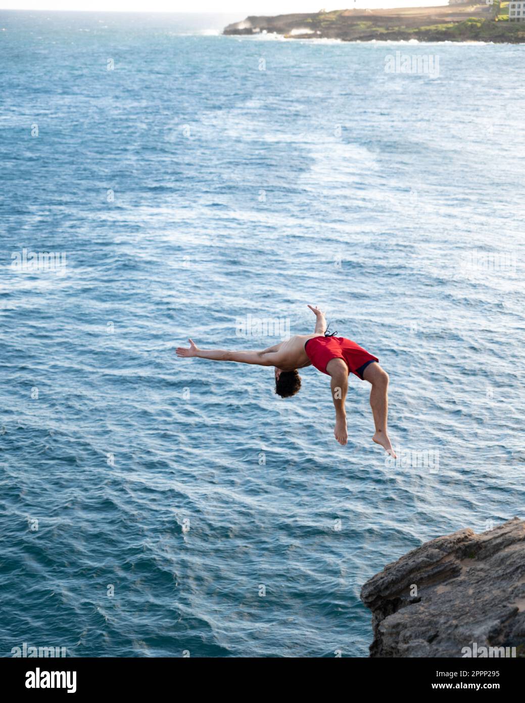 Cliff diving oahu hi-res stock photography and images - Alamy