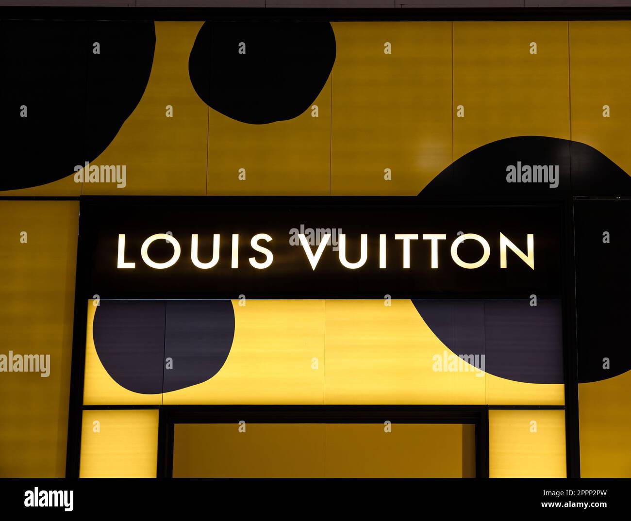Bordeaux , Aquitaine / France - 05 12 2020 : Louis Vuitton Logo Store Sign  Vintage Text Shop Luxury Brand Handbags And Luggage Stock Photo, Picture  and Royalty Free Image. Image 147101046.