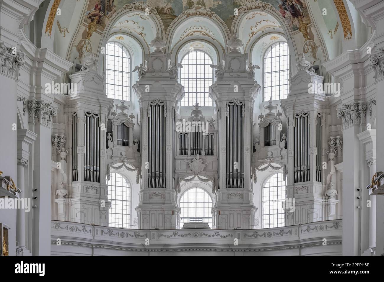 Holzhey-Orgel der Abteikirche Neresheim auf dem Ulrichsberg, Baden Württemberg Stock Photo