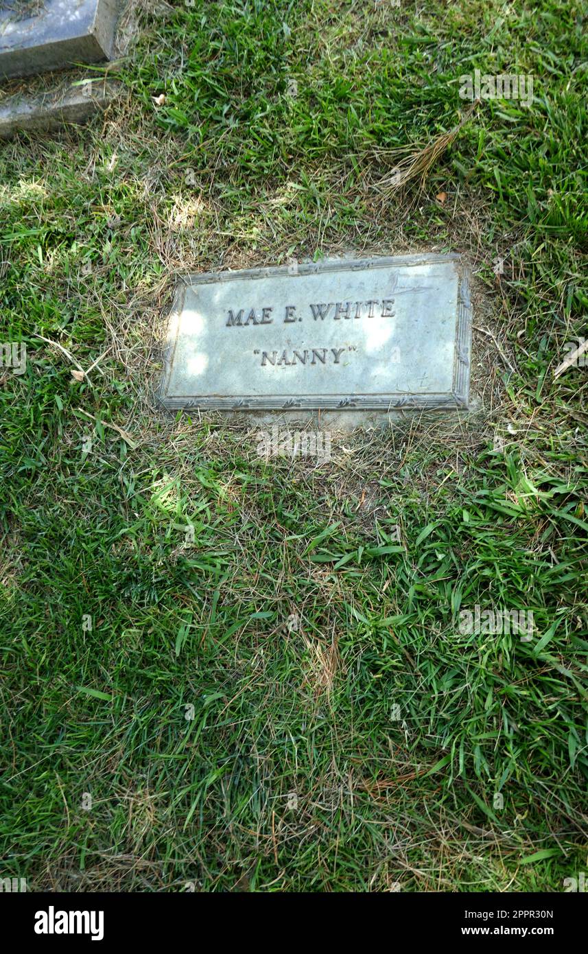Los Angeles, California, USA 20th April 2023 Carol Grandmother Mae E. White Grave in