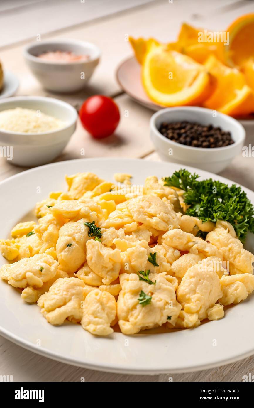 Scrambled eggs bun on plate hi-res stock photography and images - Alamy
