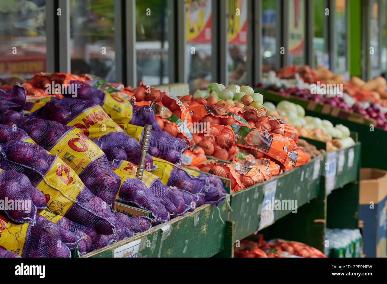 Indian supermarket hires stock photography and images Alamy