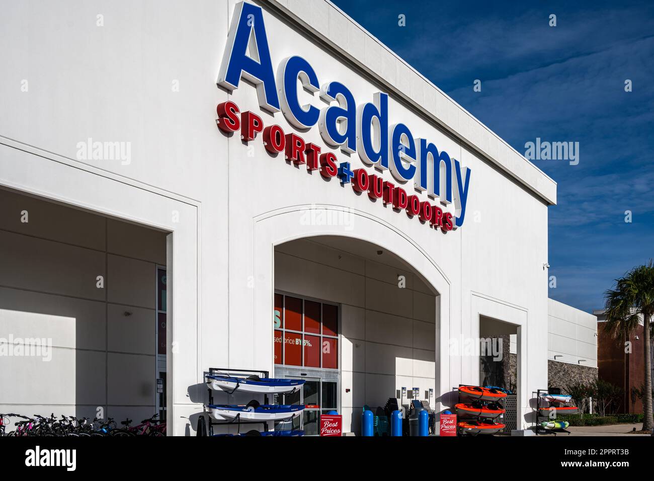 Academy Sports + Outdoors store in Daytona Beach, Florida. (USA Stock Photo  - Alamy
