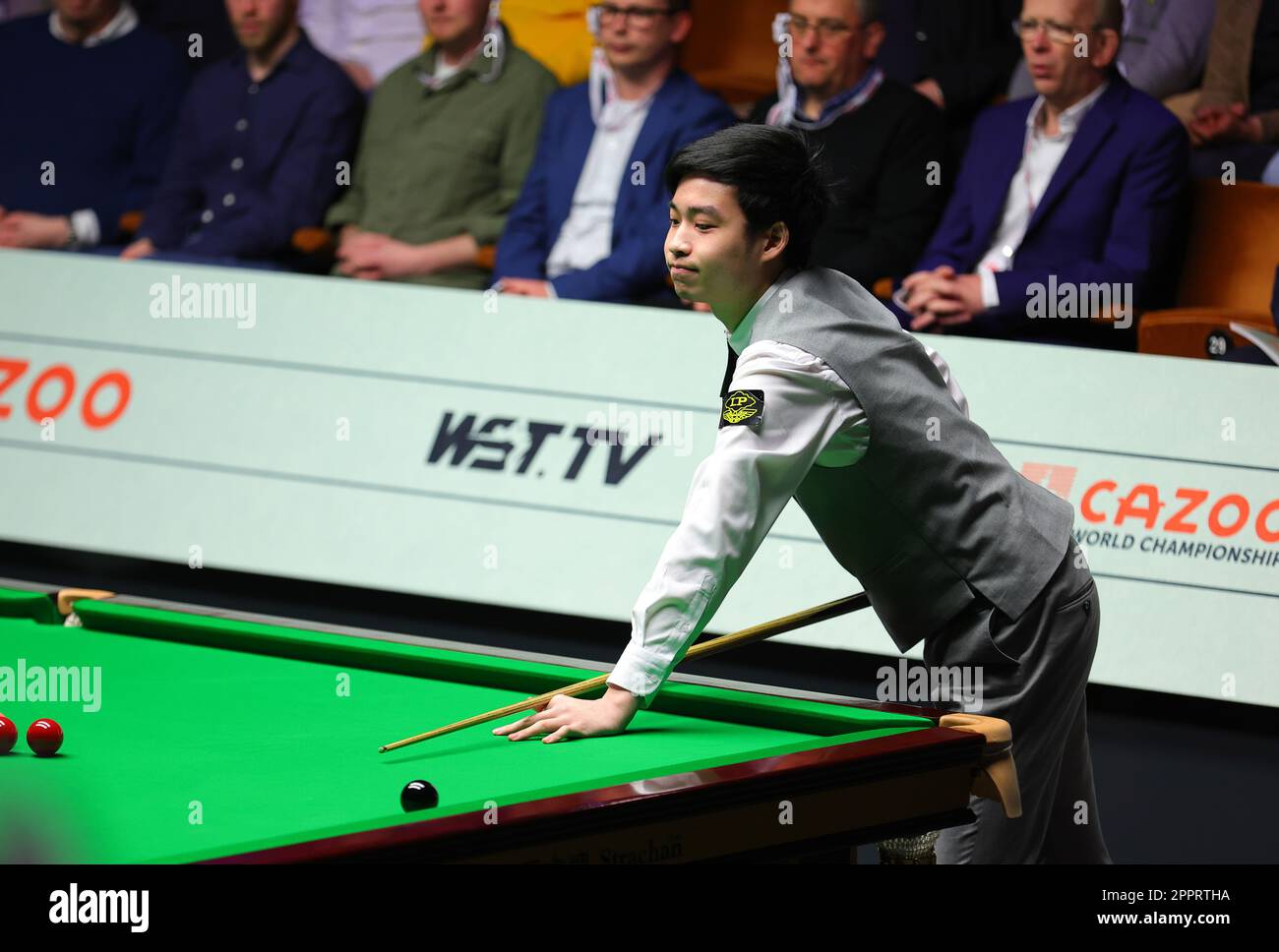 Si Jiahui during his match against Shaun Murphy during day six of the Cazoo World Snooker Championship at the Crucible Theatre, Sheffield
