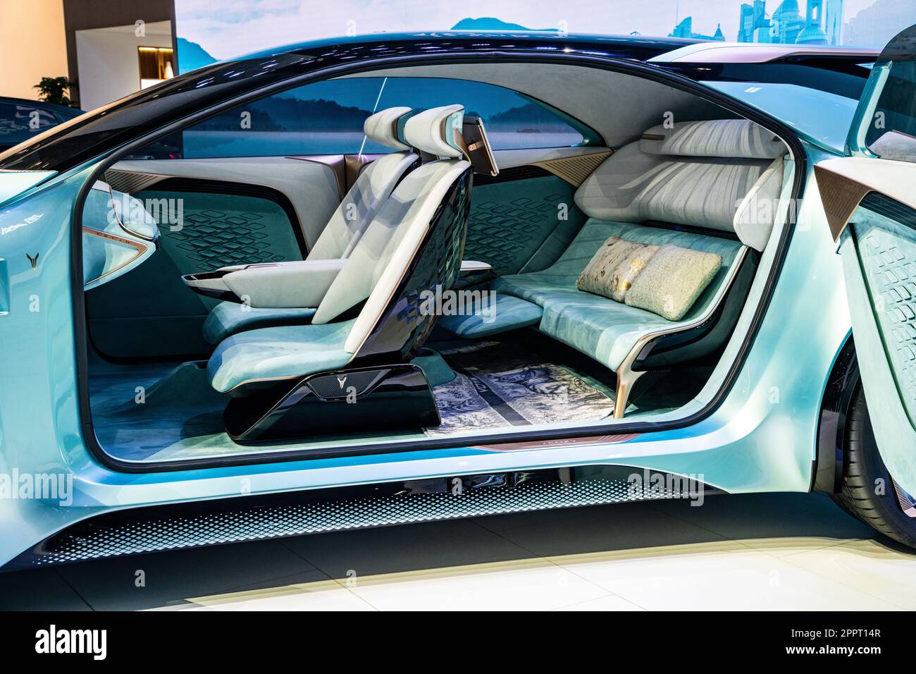 Voyah iCozy concept EV sedan from Dongfeng on display at the 2023 ...