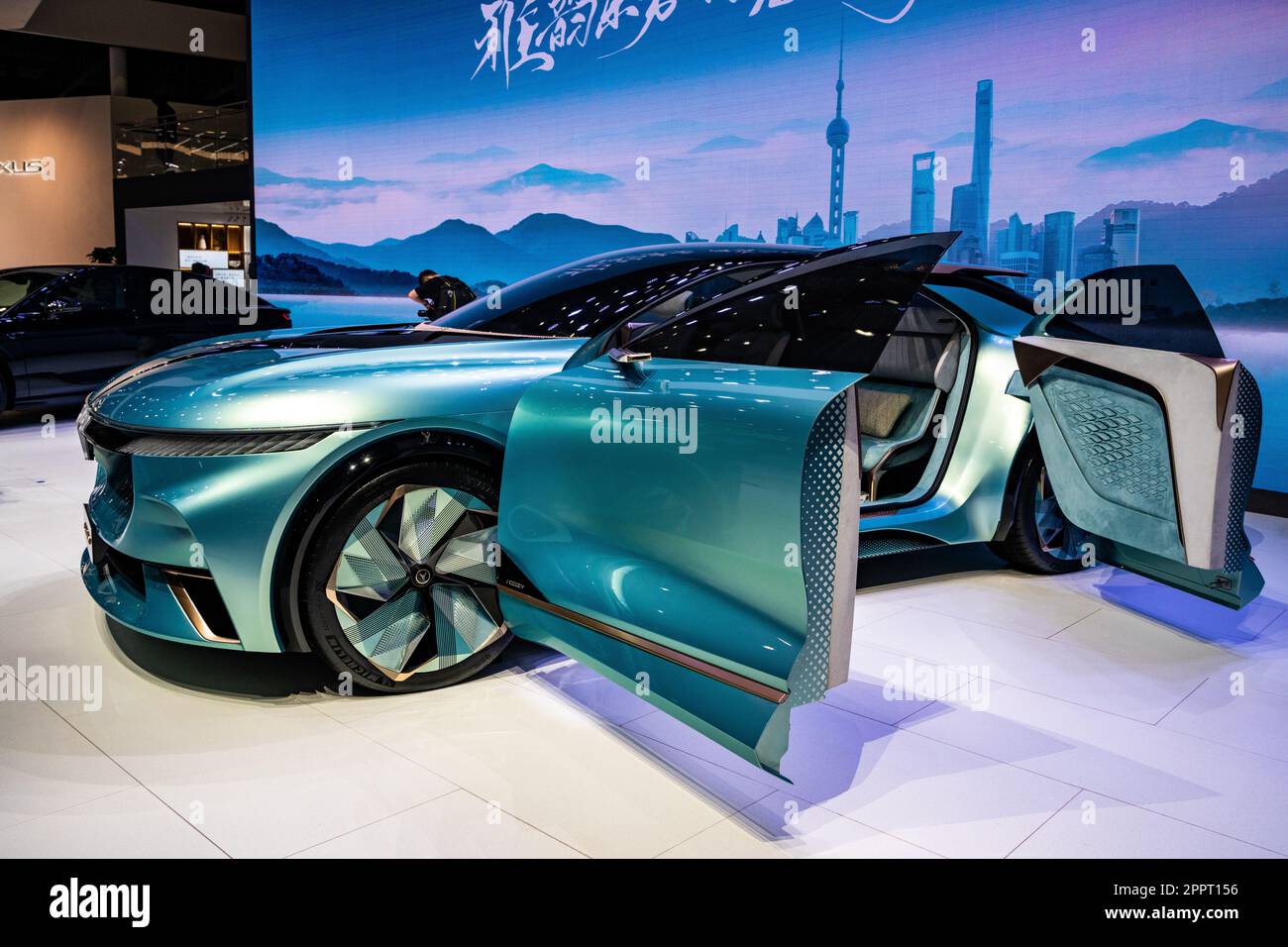 Voyah iCozy concept EV sedan from Dongfeng on display at the 2023 ...