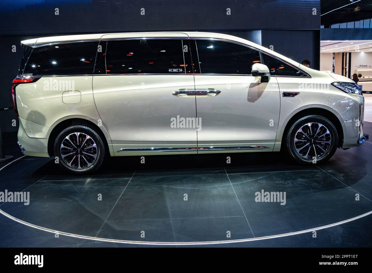 Mpv phev outlet